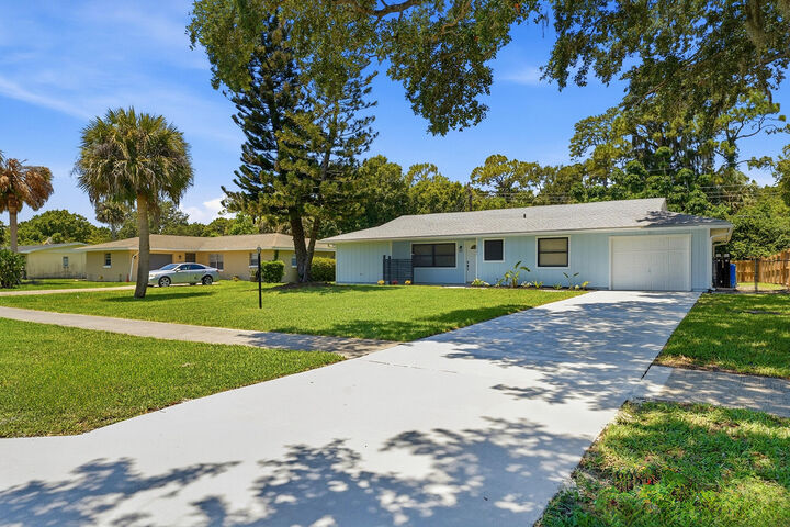 Property Photo: 6007 Fort Pierce Boulevard FL 34951