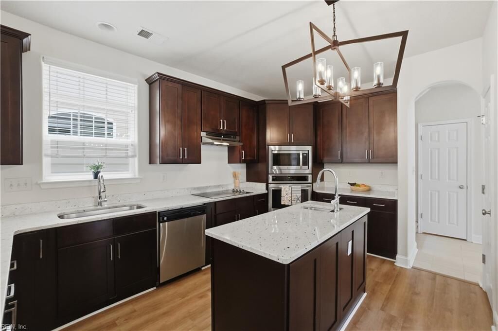 Property Photo:  4912 Cavan Ct  VA 23462 