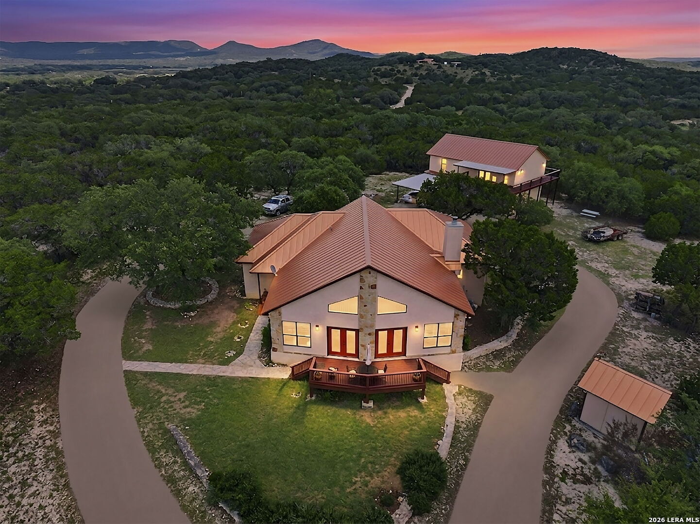 Property Photo: 573 Hondo Oaks Dr TX 78883