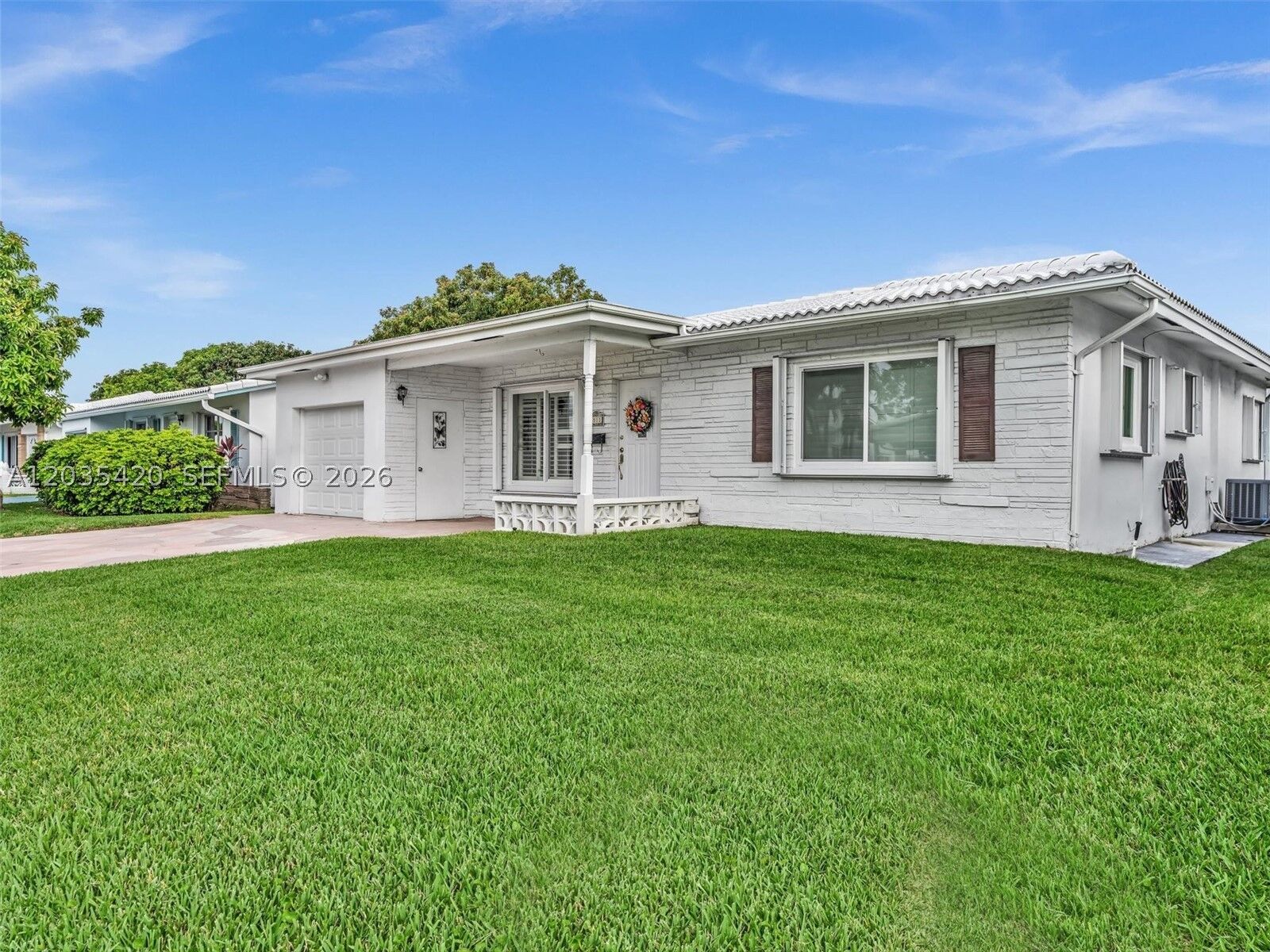 Property Photo: 8511 NW 59th Ct FL 33321