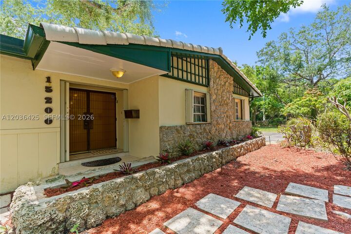 Property Photo:  15200 SW 88th Ave  FL 33157 