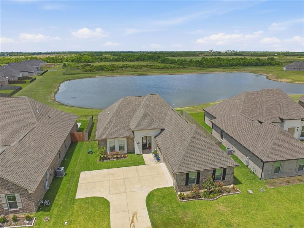 Property Photo: 3345 Lake Crest Drive LA 70607