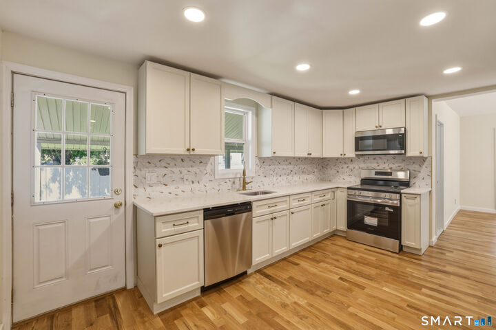 Property Photo:  461 Mountain Road  CT 06111 