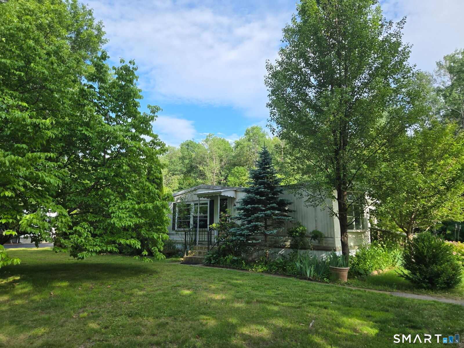 Property Photo:  32 Breezy Lane  CT 06262 