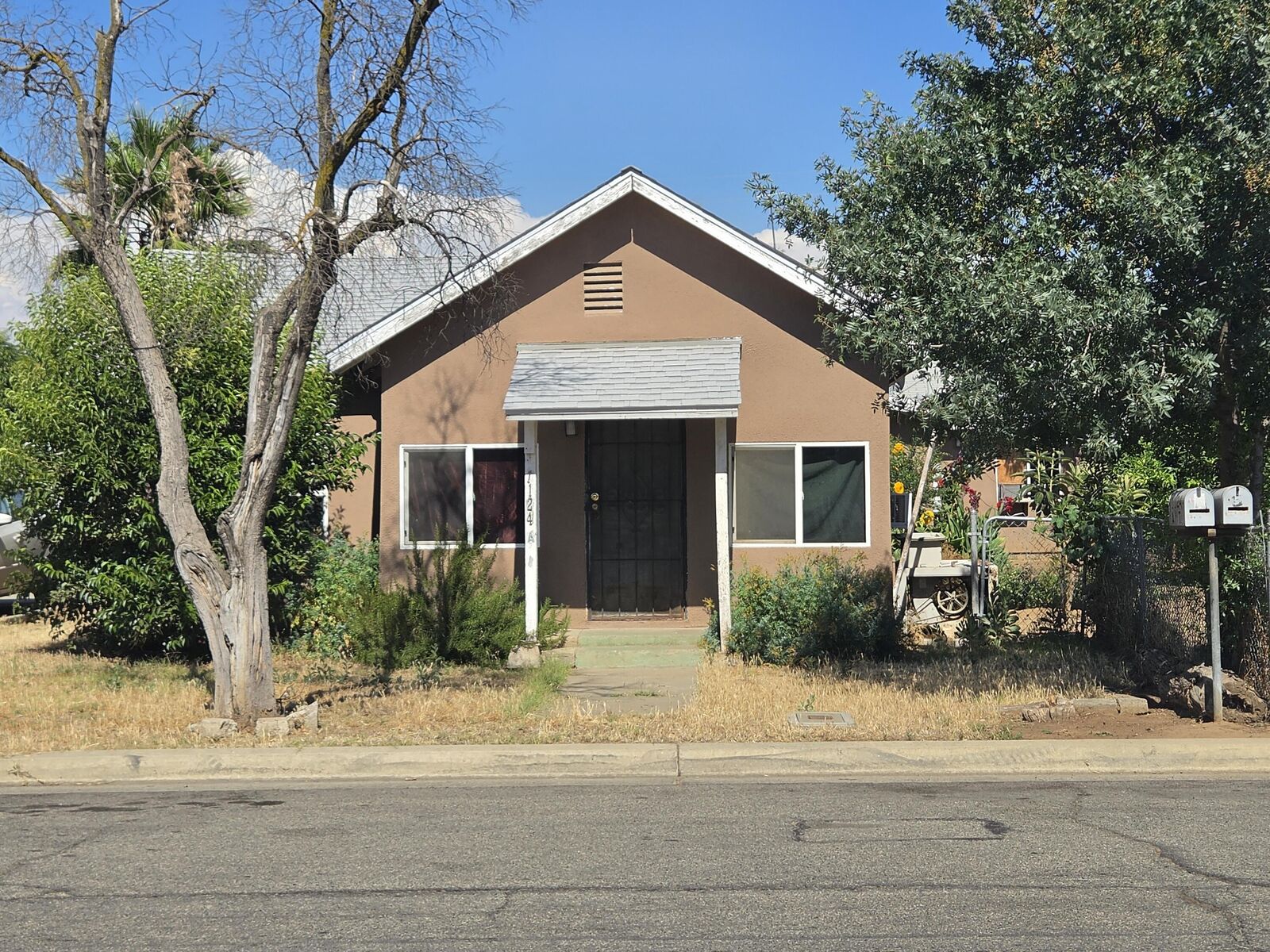 Property Photo:  1124 S 1st Avenue  CA 93618 