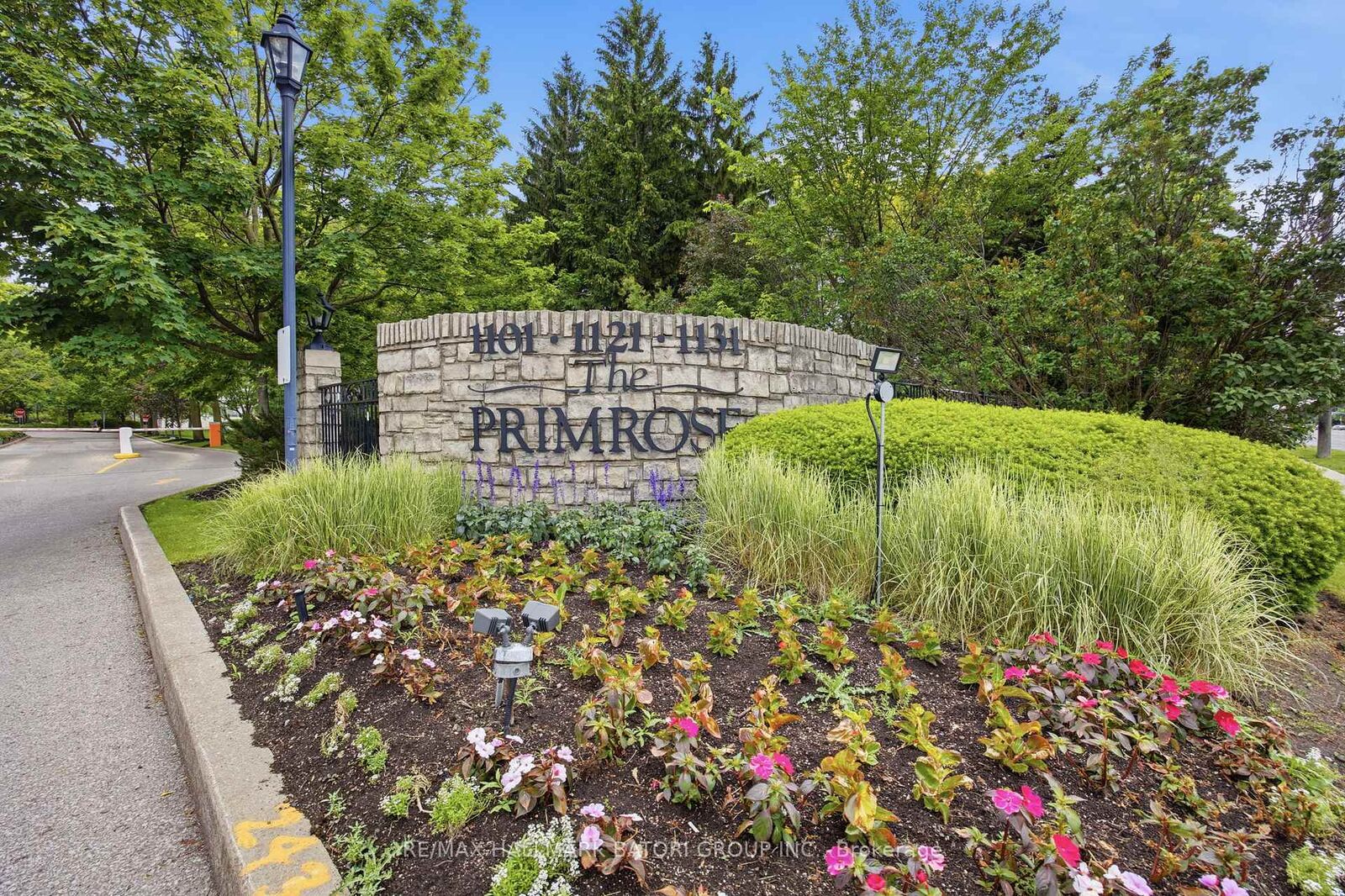 Property Photo: 1121 Steeles Avenue W 514 ON M2R 3W7