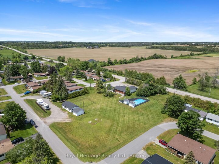 Property Photo: 17 Circle Drive ON K9V 0H7