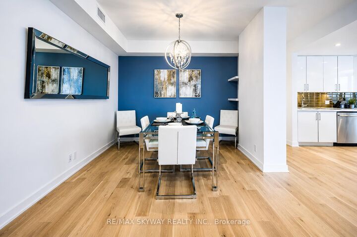 Property Photo: 2212 Lakeshore Boulevard W Lph03 ON M8V 0C2