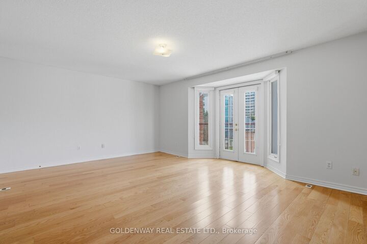 Property Photo: 151 Townsgate Drive 63 ON L4J 8J7