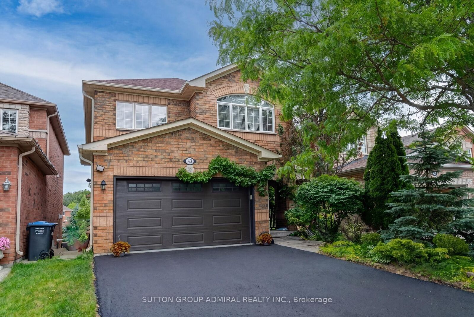 Property Photo: 43 Crestridge Drive ON L7E 2T9