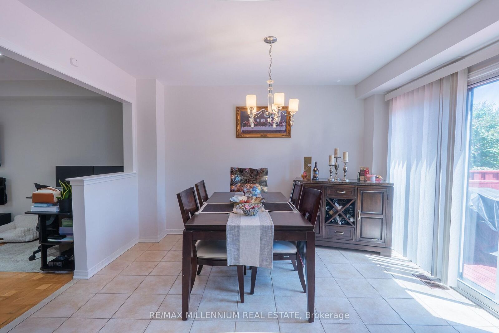 Property Photo: 90 Ronan Crescent ON L4H 2J6