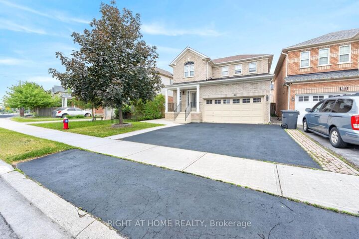 Property Photo: 36 Earlsbridge Boulevard ON L7A 2L8