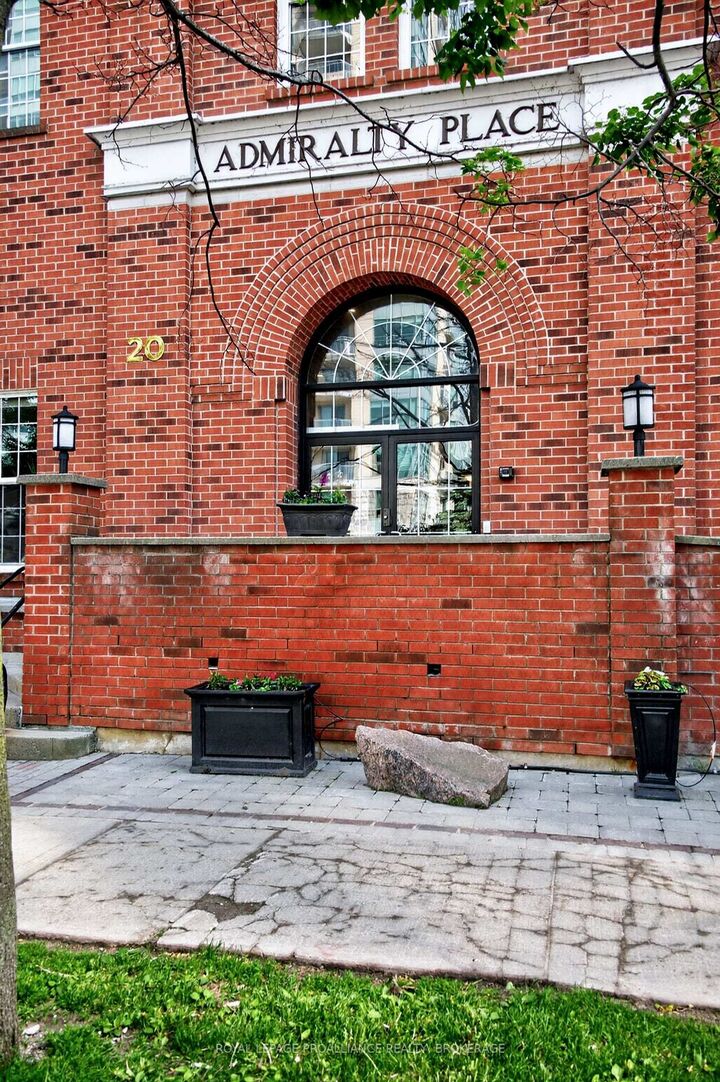 Property Photo: 20 Gore Street 402 ON K7L 2L1