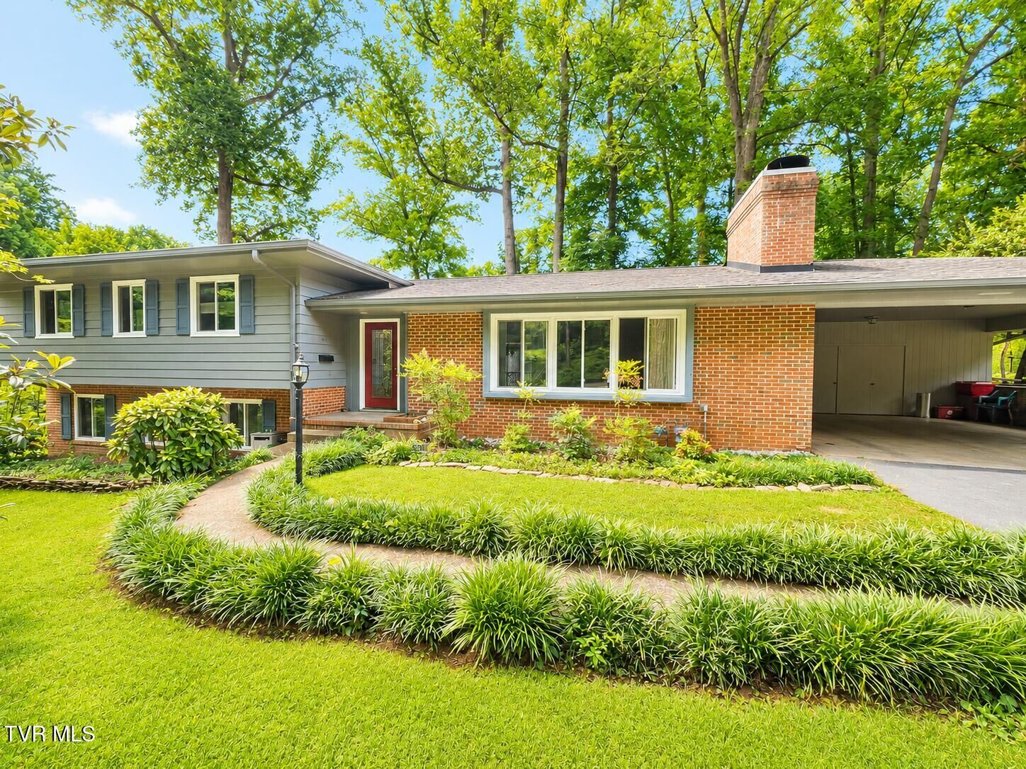 Property Photo:  301 Hillside Road  TN 37601 