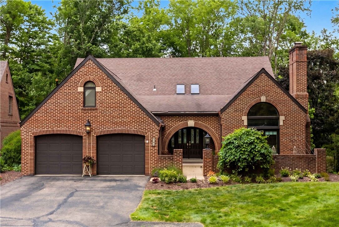 Property Photo: 4191 Rothschild Ct PA 15101