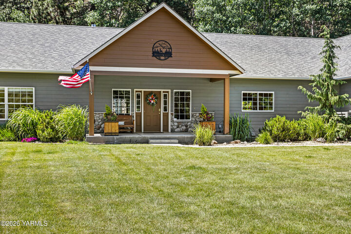 Property Photo: 280 Bedrock Ln WA 98937