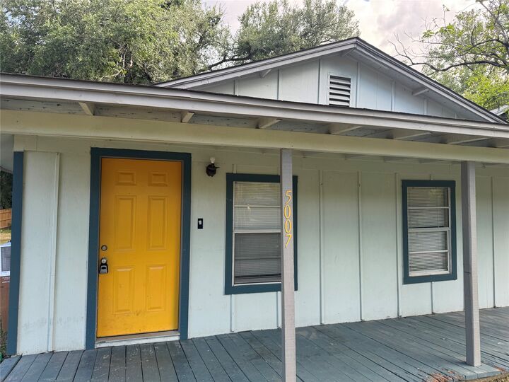 Property Photo:  5007 Heflin Lane  TX 78721 
