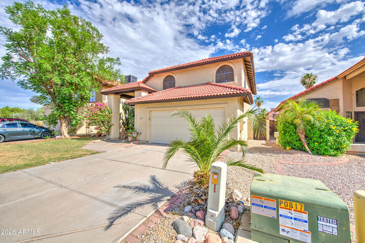 Property Photo:  963 E Calle Del Norte --  AZ 85225 