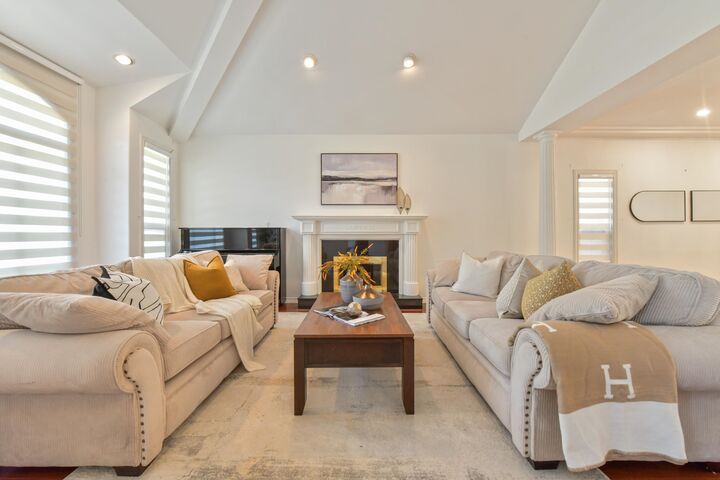 Property Photo: 9760 Gilhurst Crescent BC V7A 1P2