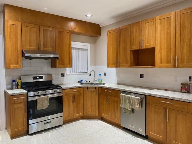 Property Photo:  5838 Pioneer Avenue Main House  BC V5H 2X7 