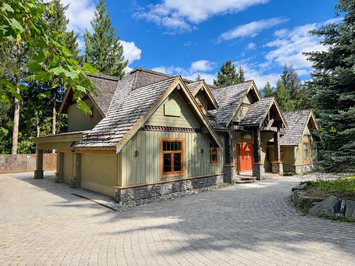 Property Photo: 3012 Alpine Crescent BC V8E 0B8