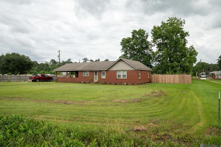Property Photo: 18622 Old Ferry Rd LA 70449