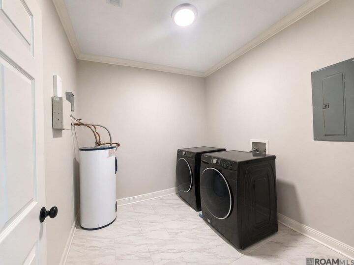 Property Photo: 12418 Gawain Ave LA 70816
