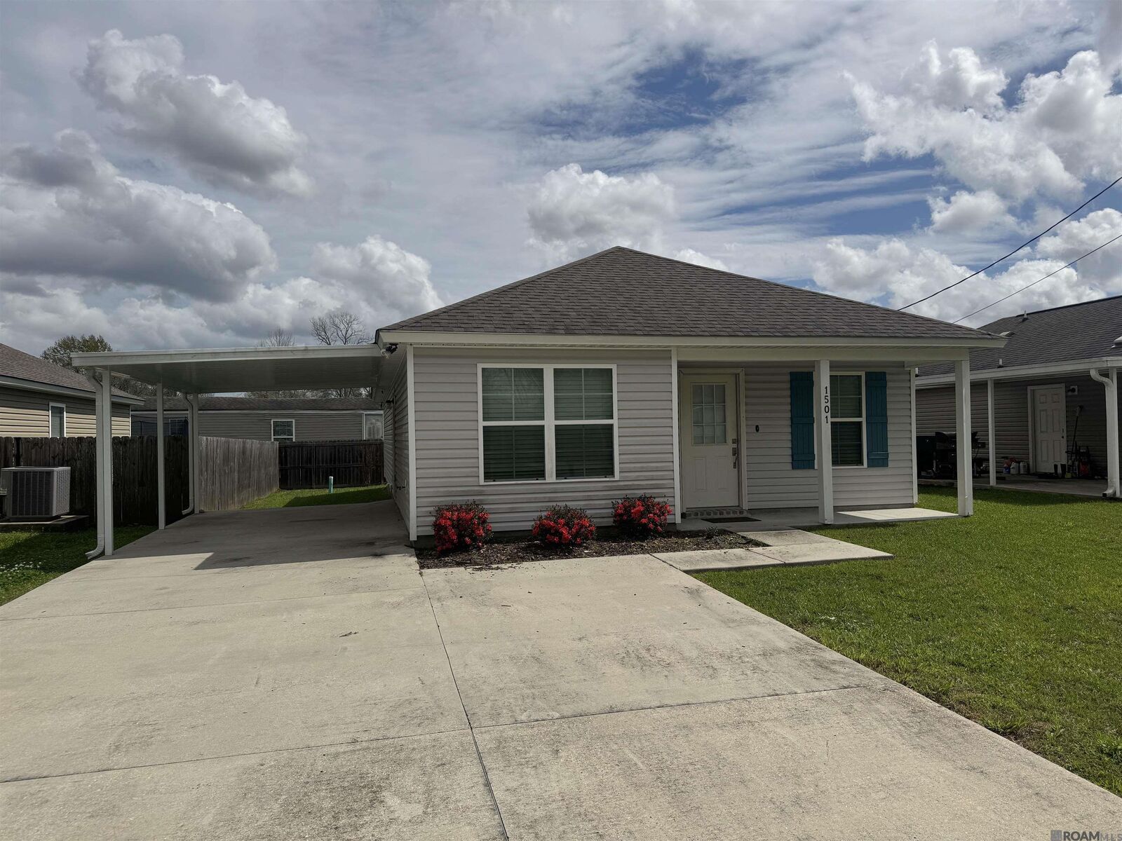 Property Photo: 1501 Ravier Ln LA 70780