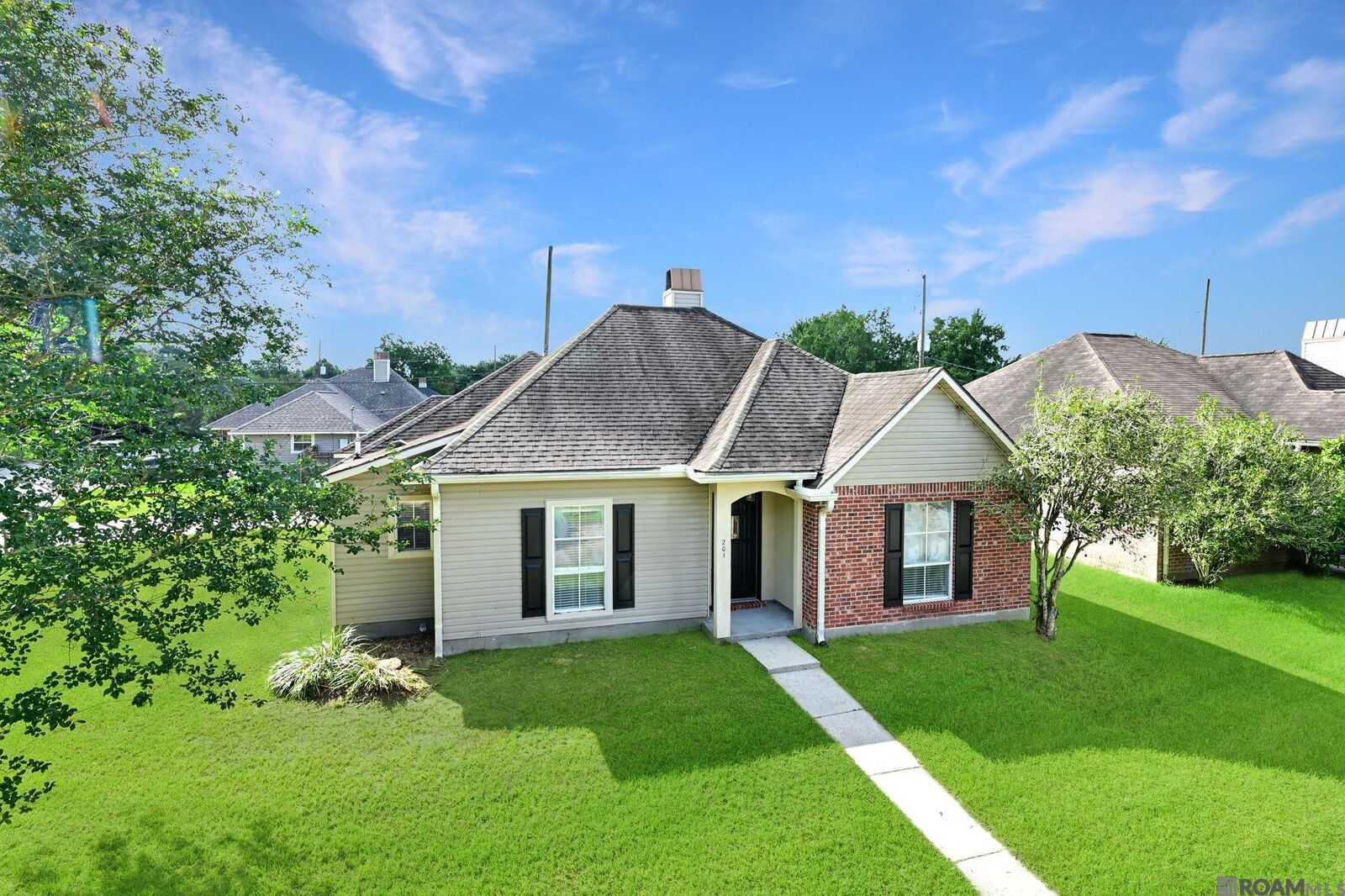 Property Photo:  201 Briarhaven Dr  LA 70810 