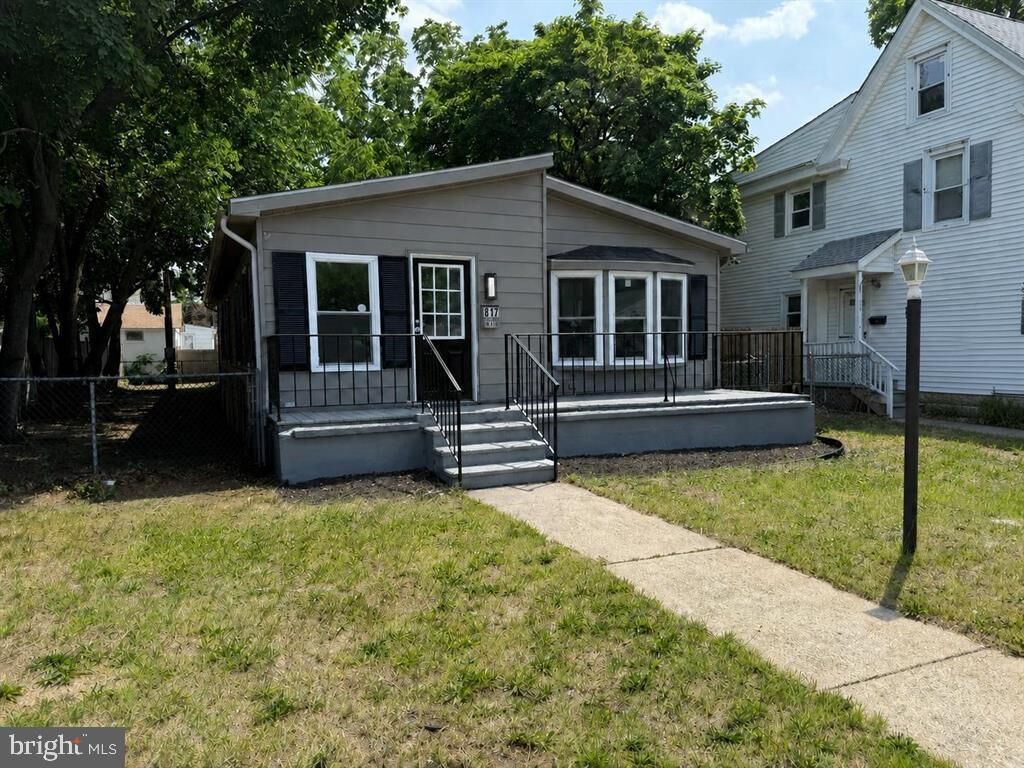 Property Photo:  817 E Main Street  NJ 08332 