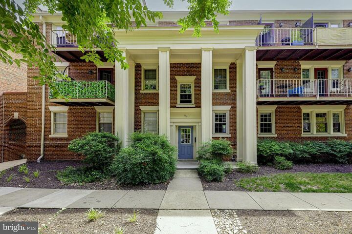 Property Photo: 1403 E Abingdon Drive 2 VA 22314