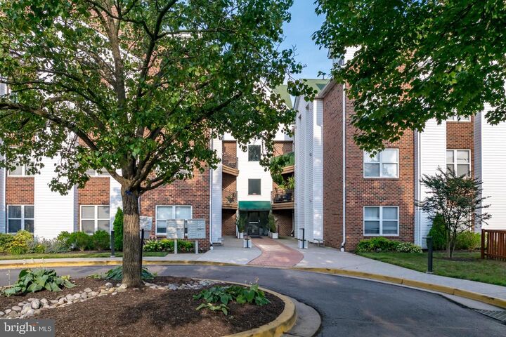 Property Photo: 936 Bay Ridge Avenue 201 MD 21403