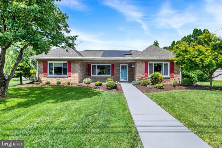 Property Photo: 10 Nolt Avenue PA 17584
