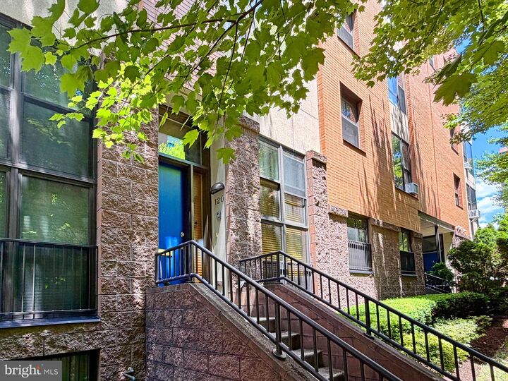 Property Photo:  120 Station North Mews  MD 21202 
