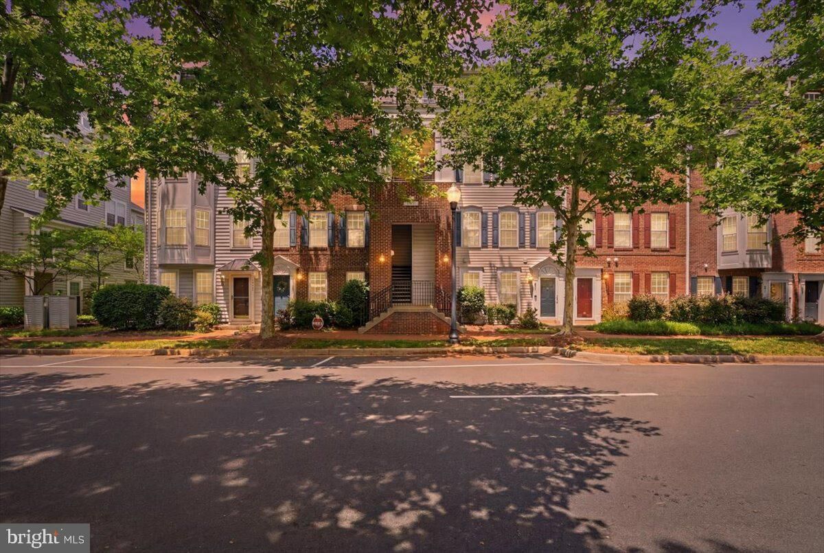 Property Photo:  271 Cameron Station Boulevard 103  VA 22304 
