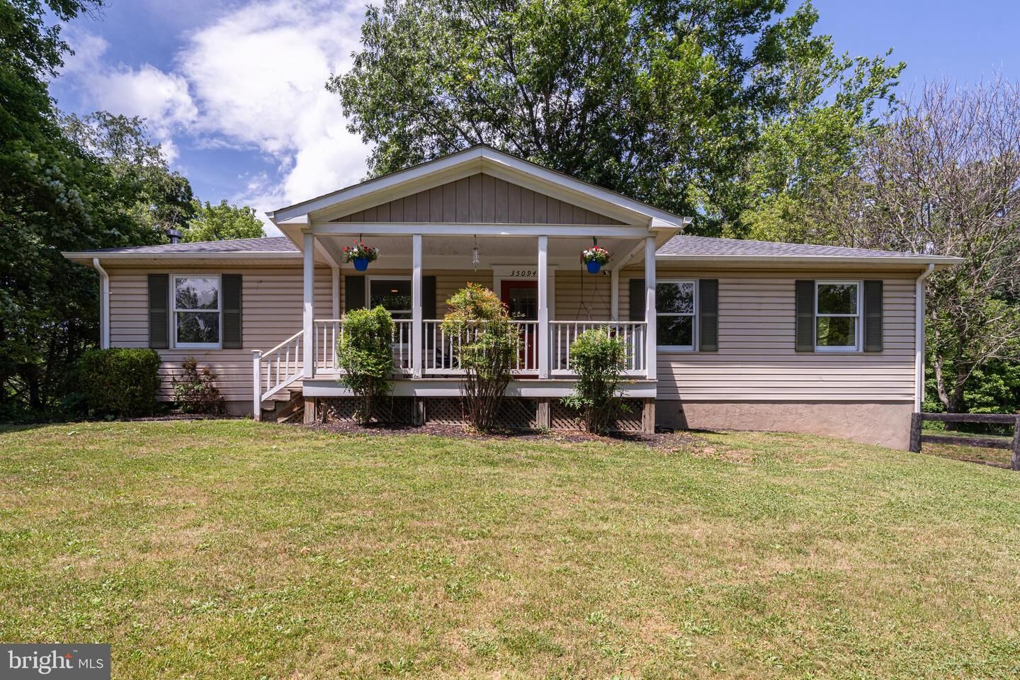Property Photo:  35094 Scotland Heights Road  VA 20141 