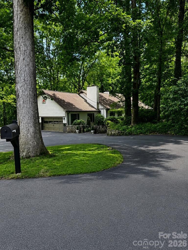Property Photo:  77 Oakwood Lane  NC 28779 