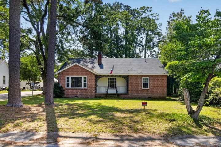 Property Photo: 502 May Street SC 29477
