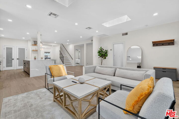 Property Photo: 313 S Sycamore Ave CA 90036