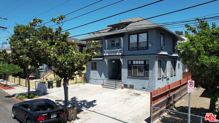 Property Photo:  1978 Bonsallo Ave  CA 90007 