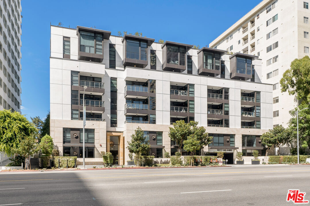 Property Photo:  10777 Wilshire Blvd  CA 90024 