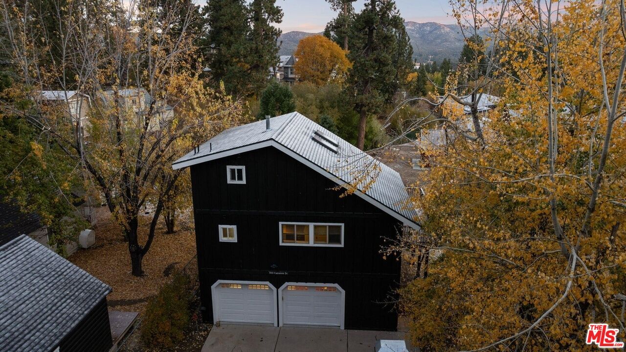 Property Photo:  993 Cameron Dr  CA 92315 