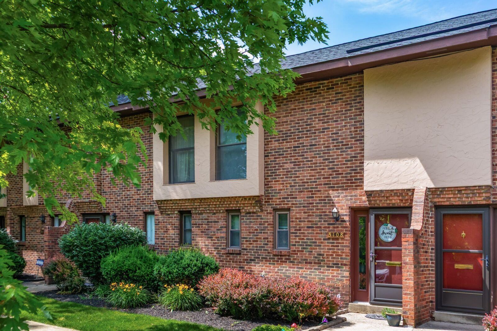 Property Photo:  3108 Arlingtowne Lane  OH 43221 