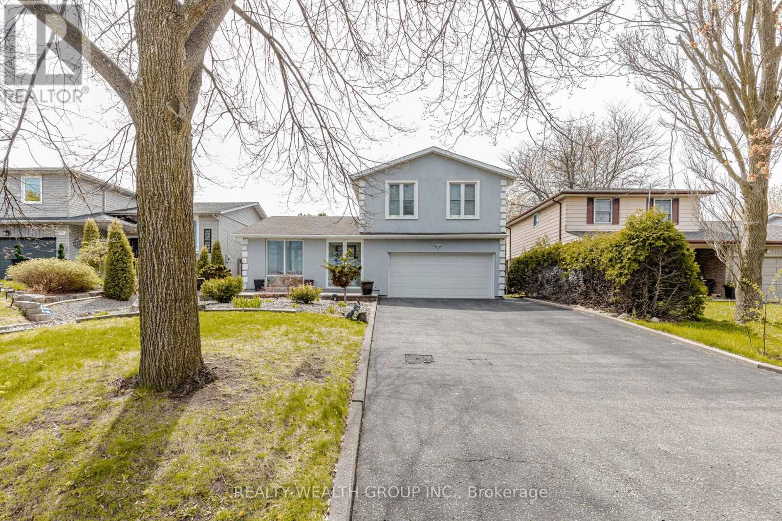 Property Photo: 688 Antigua Crescent ON L1J 6B4