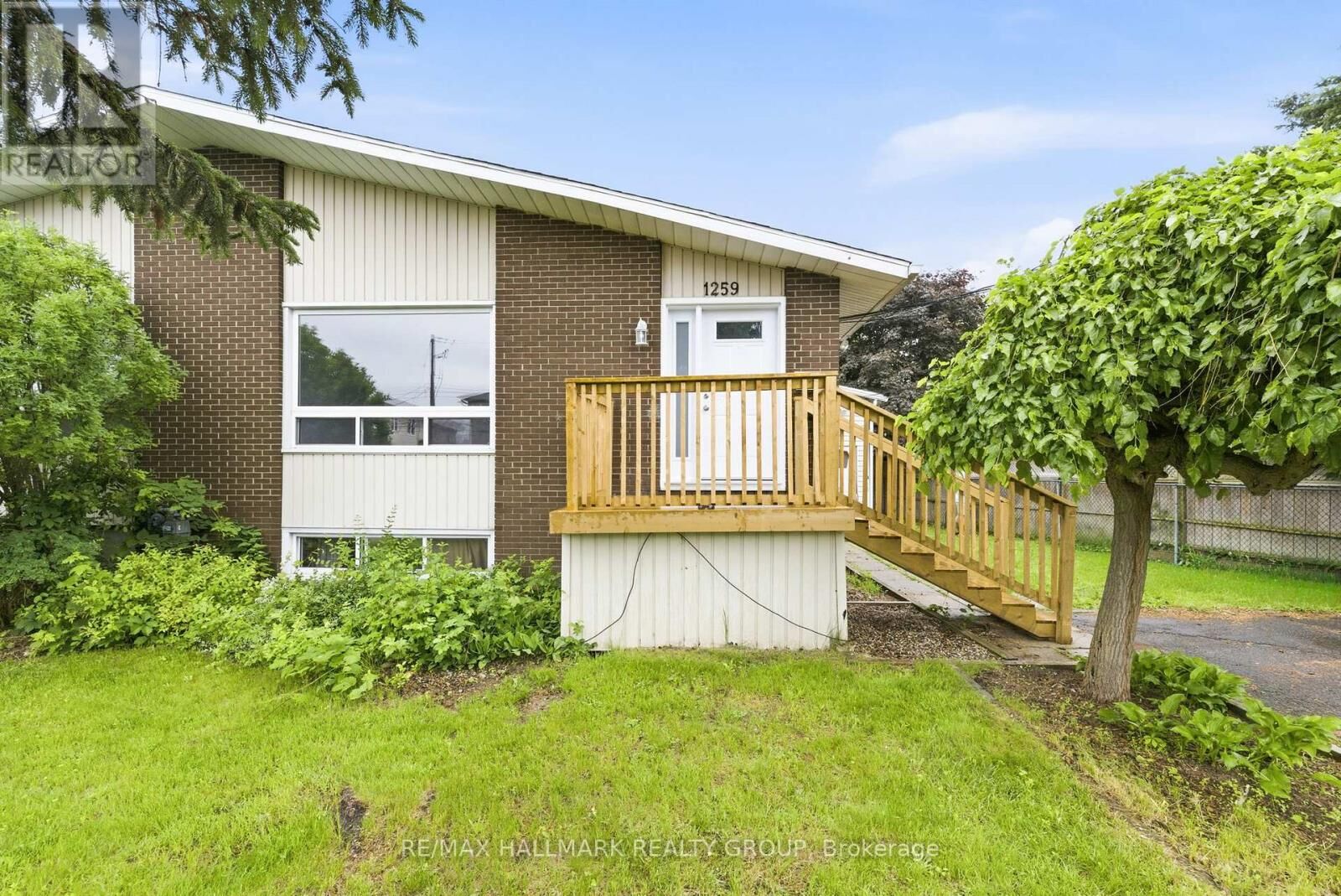 Property Photo:  1259 Marenger Street  ON K1C 1S1 