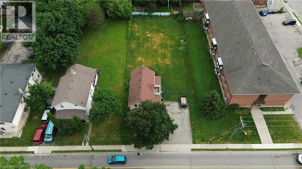 Property Photo:  841 Duke Street  ON N3H 3T8 