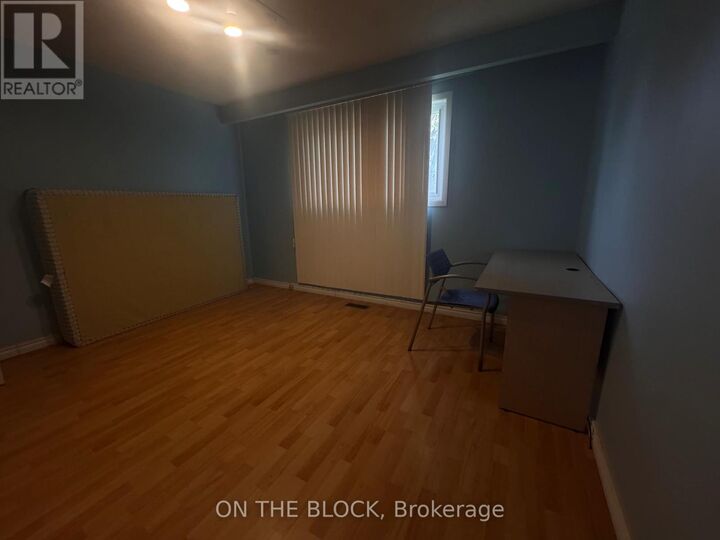 Property Photo: 33 Harrington Crescent ON M2M 2Y6