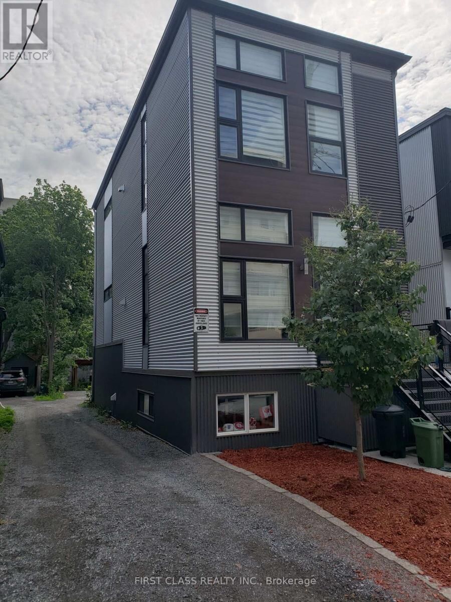 Property Photo: 341 Cambridge Street North ON K1R 7B3