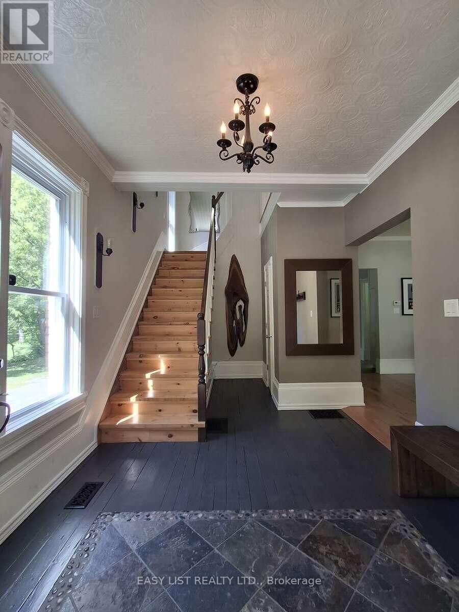 Property Photo:  9 River Street  ON L0K 1E0 