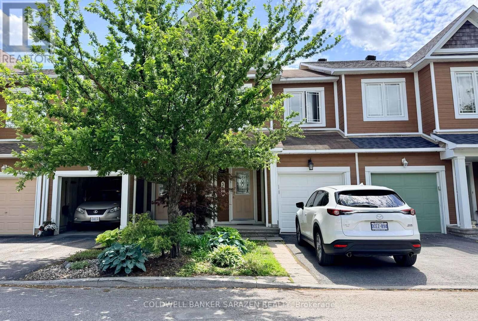 Property Photo: 322 Hillsboro Private ON K2M 3B2